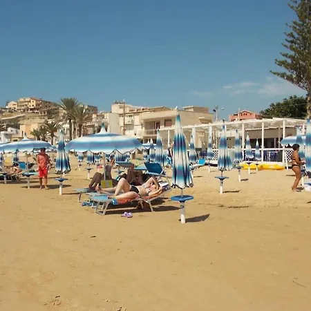 בית נופש Scala Dei Turchi The White *